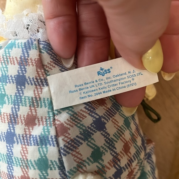 Russ Berrie “The Country Folks” 2 Bunnies 1990’s Resin Head Bean Bag Body Easter - Picture 6 of 10